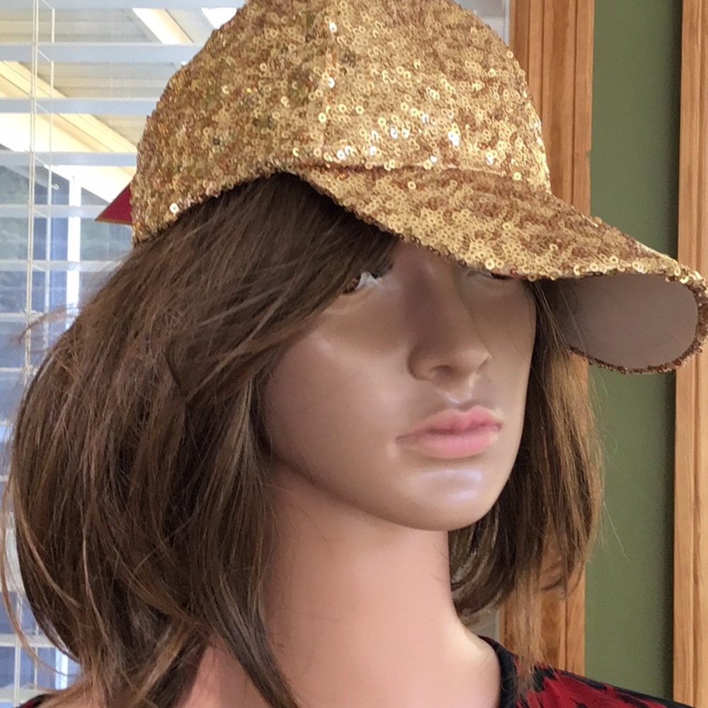 NWT Lake Shore Sequined Cap